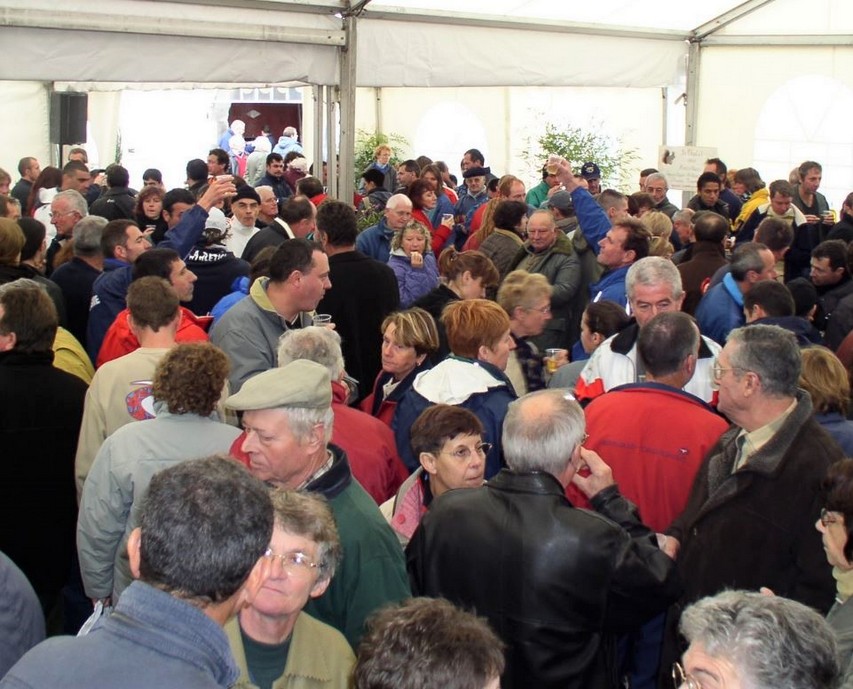 foule-manicot.JPG